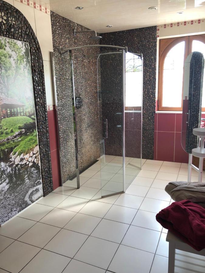 Le Jardin Des Roses Bed and Breakfast Gerponville Exteriör bild