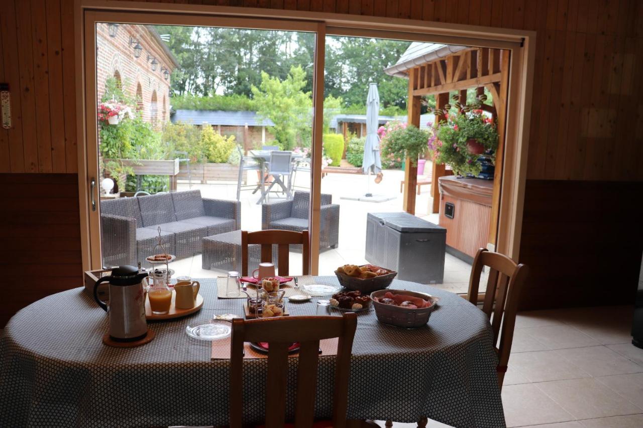 Le Jardin Des Roses Bed and Breakfast Gerponville Exteriör bild
