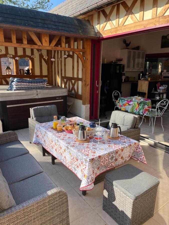 Le Jardin Des Roses Bed and Breakfast Gerponville Exteriör bild