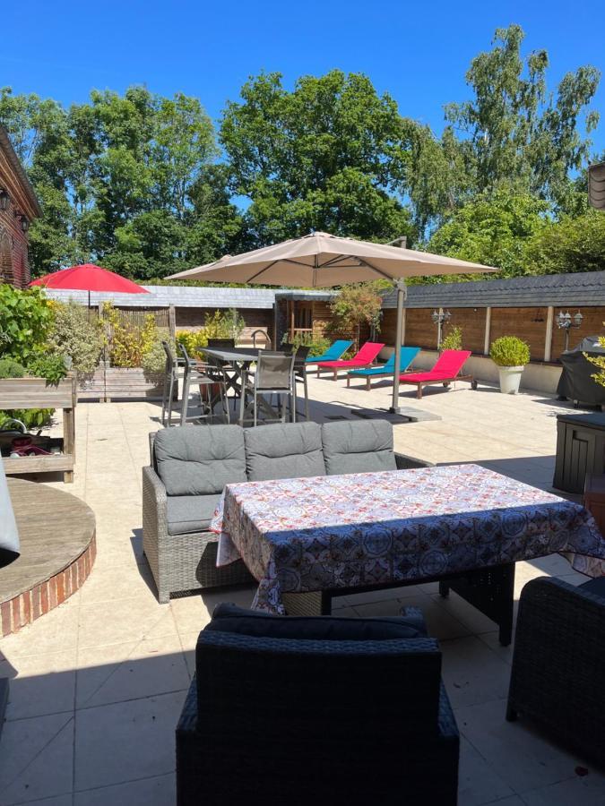 Le Jardin Des Roses Bed and Breakfast Gerponville Exteriör bild