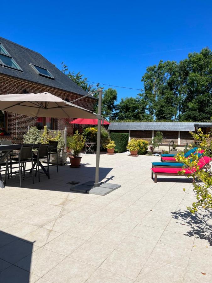 Le Jardin Des Roses Bed and Breakfast Gerponville Exteriör bild