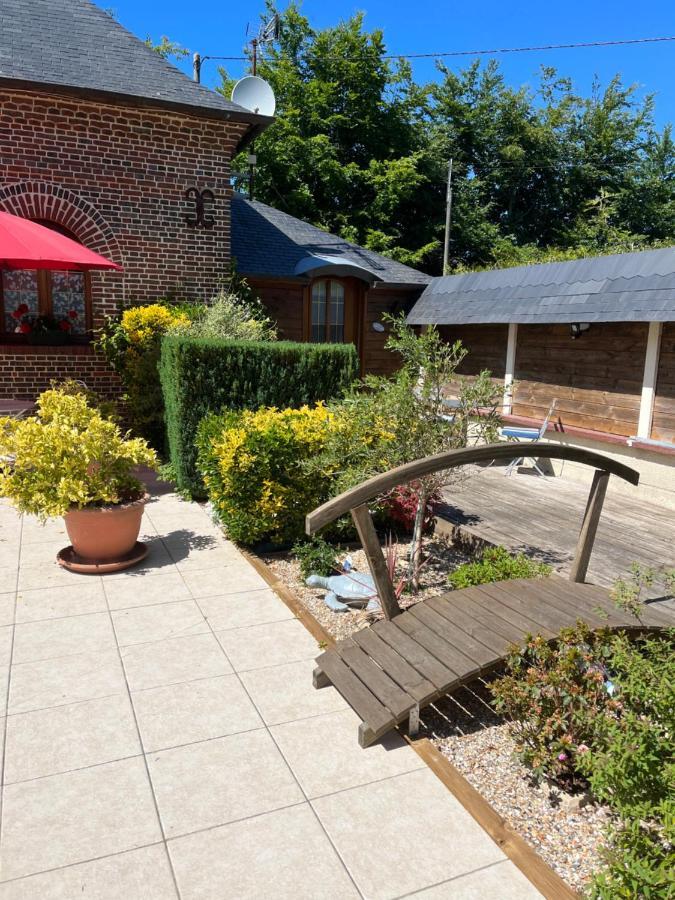 Le Jardin Des Roses Bed and Breakfast Gerponville Exteriör bild